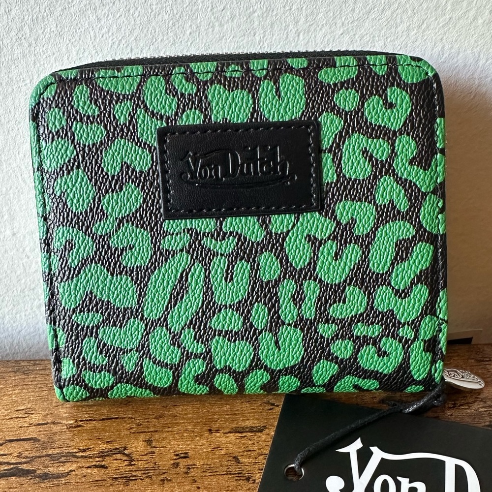 Von Dutch Black & Green Cheetah Print Women’s Wallet Patch Logo Faux Leather NWT